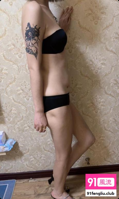 金地水蛇腰骚妹